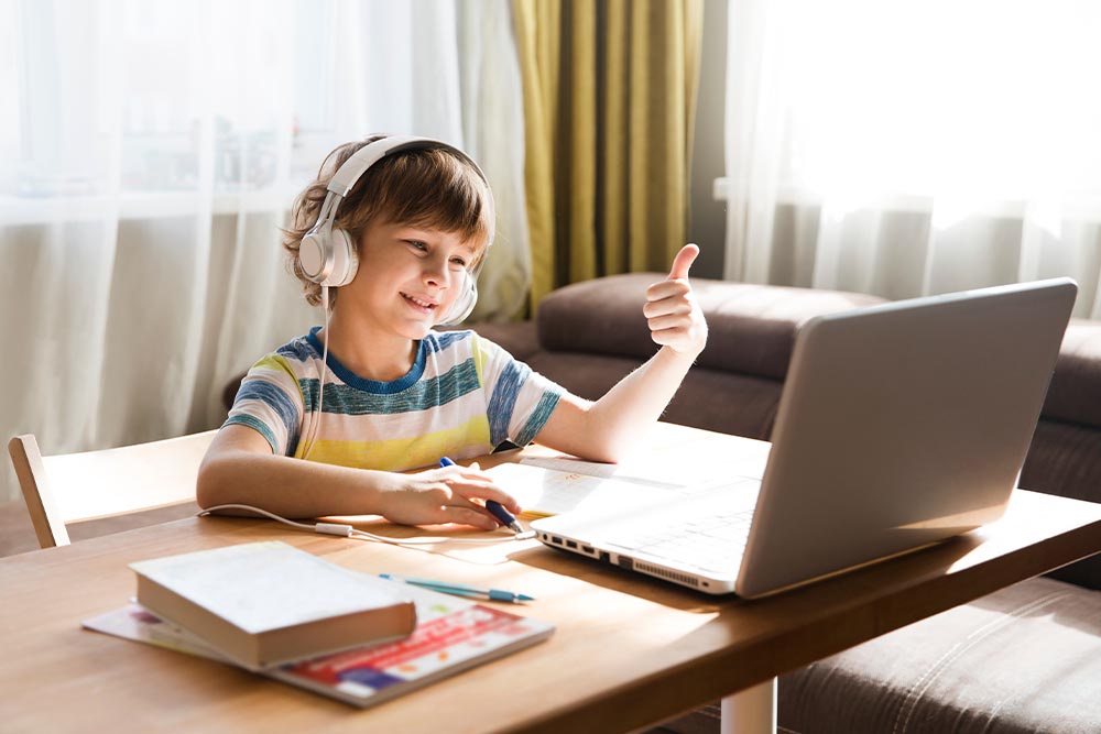 5 Tips Membantu Anak agar Tetap Fokus Ketika Sekolah Online